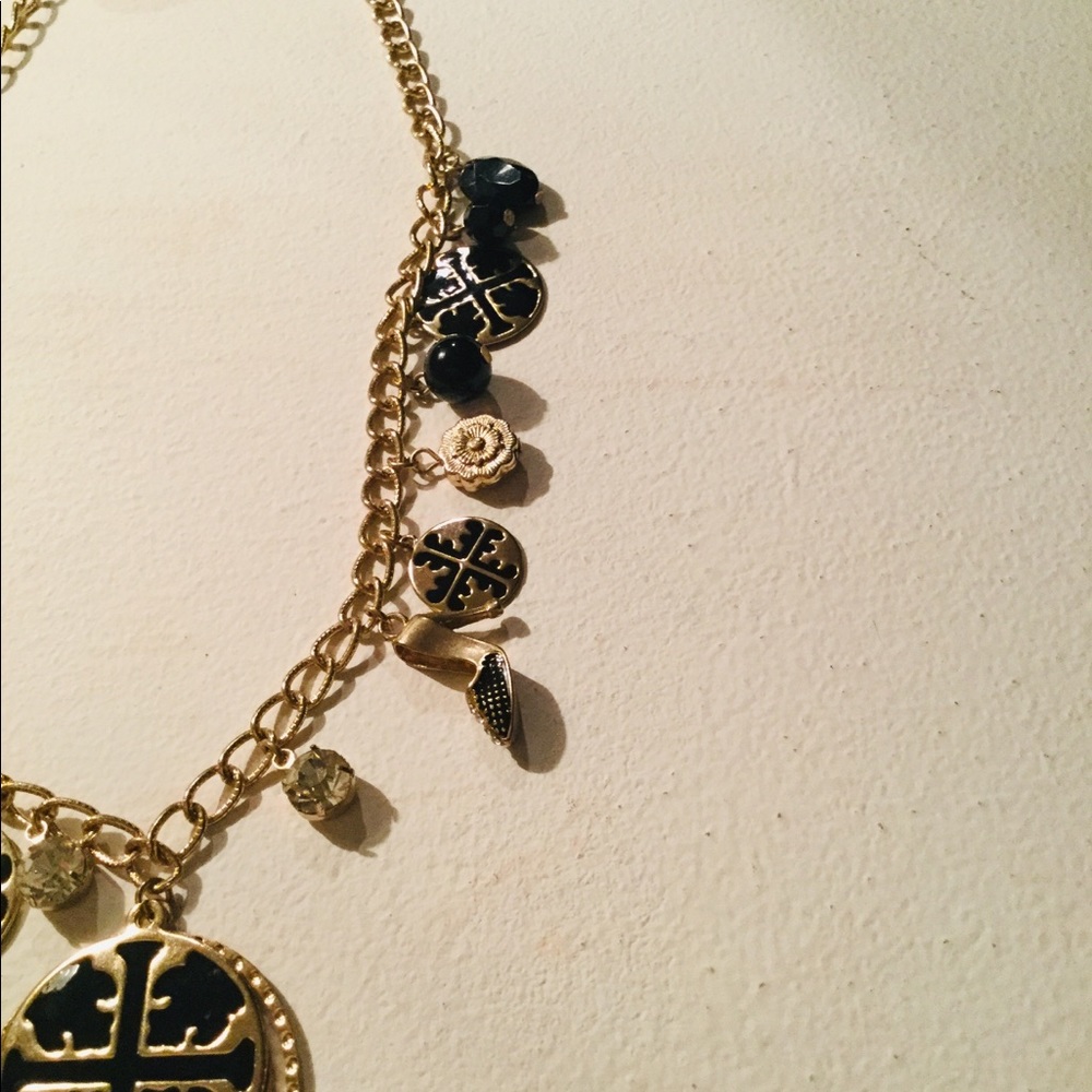Cute J creative charm necklace - Picture 3 of 5